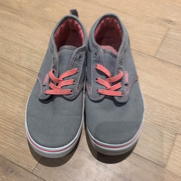 Girls Slip On Vans - Picture 2 of 5